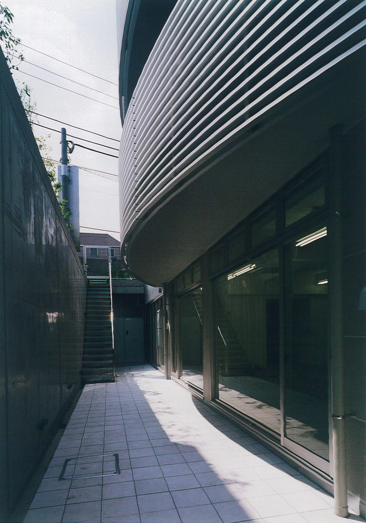 フォーナインズ本社ビル